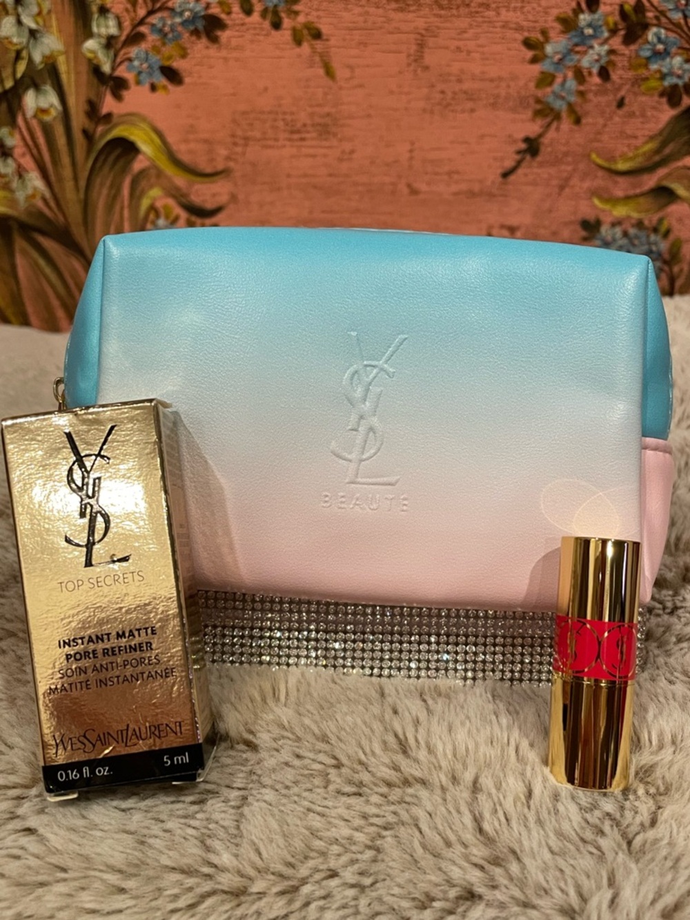 Yves Saint Laurent Beauté Ombre Cosmetic Pouch with Lipstick and Pore Refiner - Picture 2 of 9